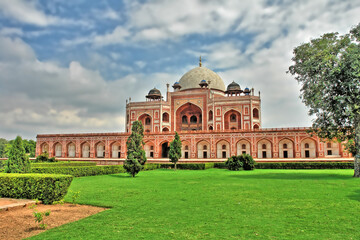 Humayun's tomb of the Mughal Emperor Humayun in Delhi, India. © robnaw
