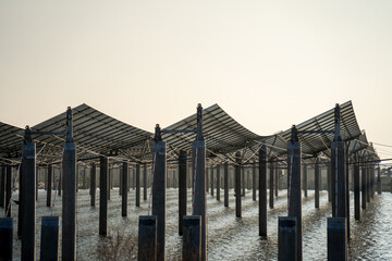 Obraz premium Floating Solar Panel Array Over Water Surface