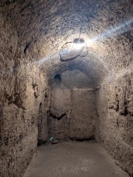 Antico serbatoio romano, la struttura, &egrave; perfettamente conservata, si sviluppa in due grandi gallerie parallele comunicanti, interamente rivestite in cocciopesto idraulico per l'impermeabilizzazione