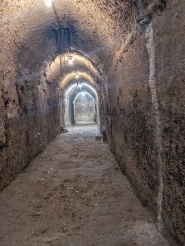 Antico serbatoio romano, la struttura, &egrave; perfettamente conservata, si sviluppa in due grandi gallerie parallele comunicanti, interamente rivestite in cocciopesto idraulico per l'impermeabilizzazione