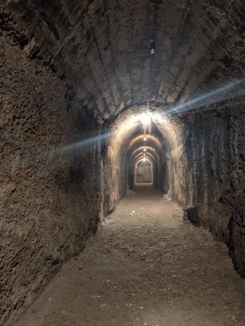 Antico serbatoio romano, la struttura, &egrave; perfettamente conservata, si sviluppa in due grandi gallerie parallele comunicanti, interamente rivestite in cocciopesto idraulico per l'impermeabilizzazione