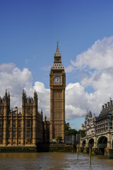 Obraz premium Big Ben and Palace of Westminster beside River Thames in London