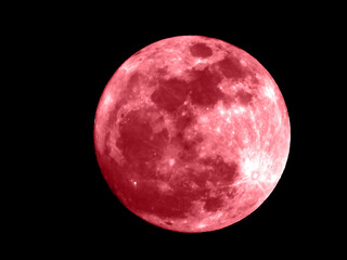 Strawberry moon in the night sky © Wendy_Najwan3020
