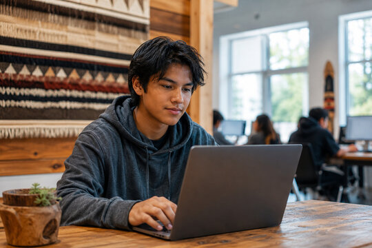 Indigenous youth coding in community technology lab