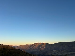 Naklejka premium Golden hour in Cromwell, New Zealand