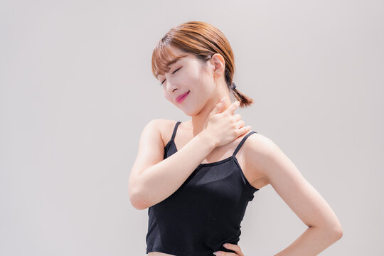 ストレッチをするアクティブな女性