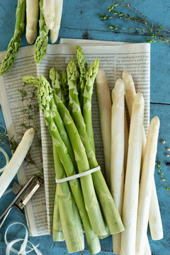 Bundles of white and green asparagus