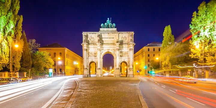 Germany, Bavaria, Munich, Victory Gate at night
