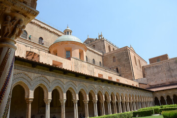 Fototapeta premium Cloître du monastère bénédictin de Monreale - Sicile - Italie