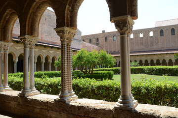 Fototapeta premium Cloître du monastère bénédictin de Monreale - Sicile - Italie