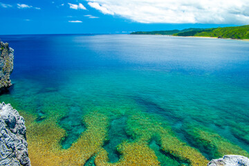 沖縄本島最北端辺戸岬の風景 © kintomo