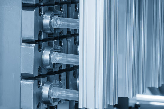 8High-volume mass production of medical parts performed by an automatic plastic injection molding machine.