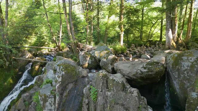 Vue drone de la partie sup&eacute;rieure de la cascade du Saut du Bouchot dans les Vosges
