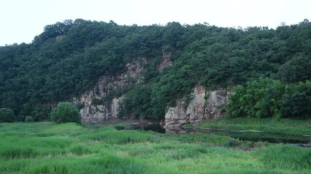 Korea Hwasun Muryeom Jeokbyeok cliff mountain river water stream reflection rock nature landscape 대한민국 한국 화순 물염적벽 기암괴석 절벽 산 강물 흐르는천 자연 푸른 숲 계곡 풍경 반영 수면 여행 명소