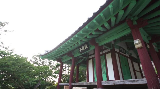 Korea Hwasun Chimsujeong traditional architecture pavilion building wooden structure roof tile dancheong nameplate culture heritage history 대한민국 한국 화순 침수정 전통 건축 한옥 정자 건물 기와 지붕 단청 현판 문화재 유산 역사