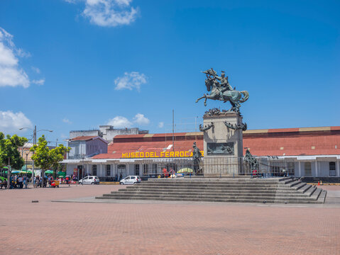  Monument to Justo Rufino Barrios, former president of Guatemala, on the plaza of the same name.