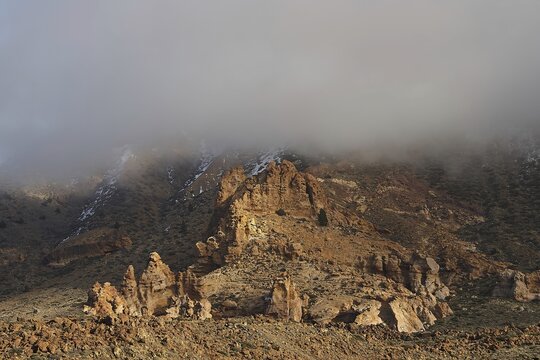 Mountain landscape with rocks and clouds in the sky, Teide, Parque Nacional del Teide, Teide National Park, volcano, volcanism, UNESCO World Heritage Site, Tenerife, Canary Islands, Spain