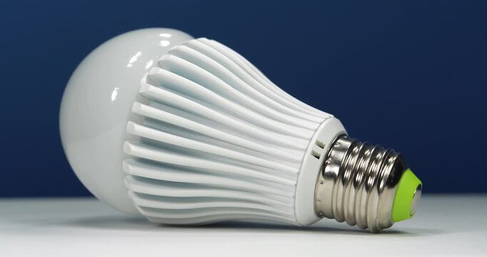 LED lamp with E27 base