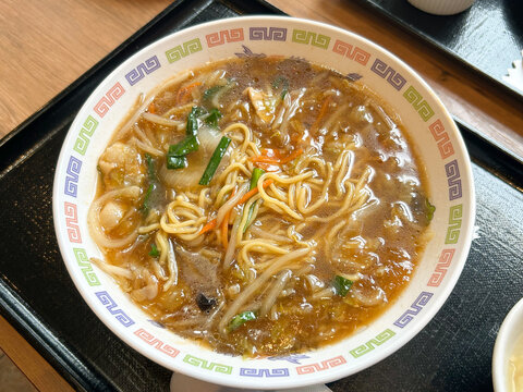 具沢山あんかけ焼きそば、町中華の定番麺料理