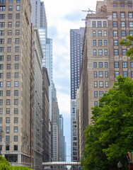 Fototapeta premium Downtown Chicago buildings and blue sky