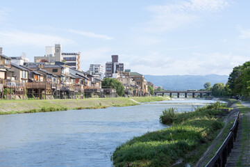Fototapeta premium 京都 鴨川と納涼床
