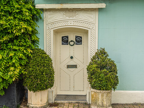  Interesting Vintage Door With Classic Design
