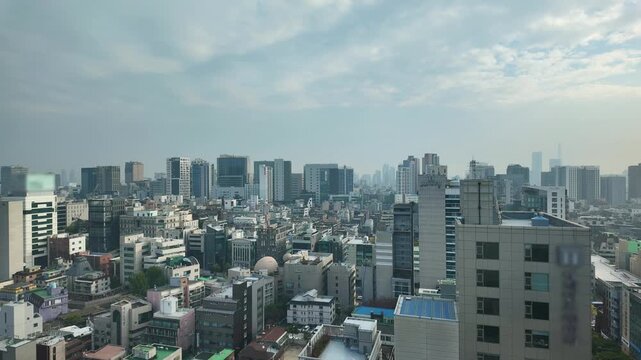 都市と空の風景のタイムラプス