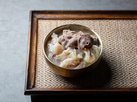 Korean beef tendon soup, korean food