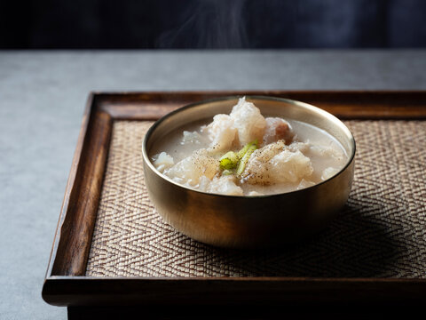 Korean beef tendon soup, korean food