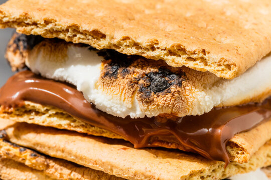Homemade Sweet American Chocolate Smores Dessert