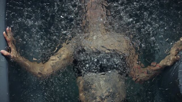 Ice bath cold plunge therapy
