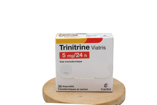 Boite de sachet de m&eacute;dicaments la Trinitrine de Viatris