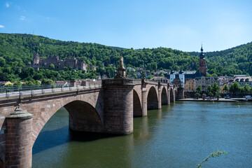 Naklejka premium Old Bridge and Heidelberg Skyline Over the Neckar