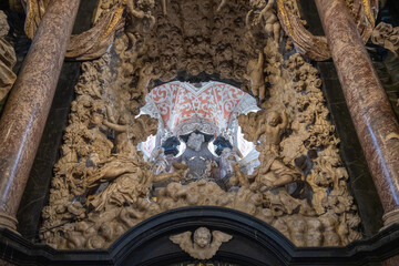 Baroque altar canopy detail in Trier Cathedral © Joseph Creamer