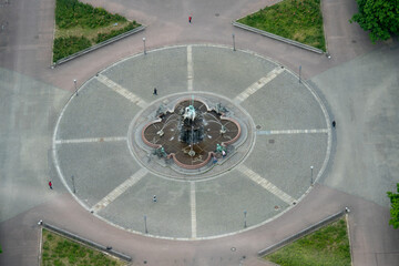 Symmetrical fountain plaza seen from Berliner Fernsehturm © Joseph Creamer