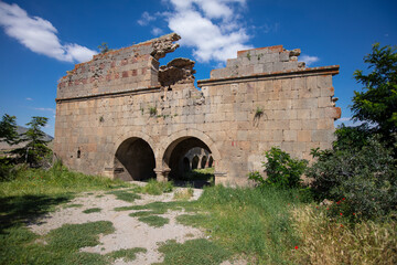 Obraz premium Basilica Ruins in Binbir Kilise Madenşehir Karaman Turkey with Early Christian Byzantine Stone Architecture