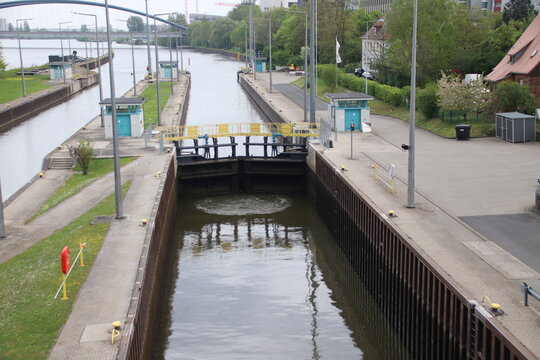 Staustufe Offenbach am Main , Fluss, Frankfurt am Main 