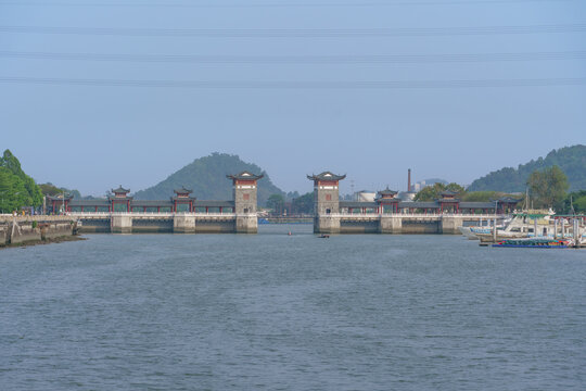 Tan Chung Sluice Gate Bridge, Guangzhou - Traditional Chinese Architecture