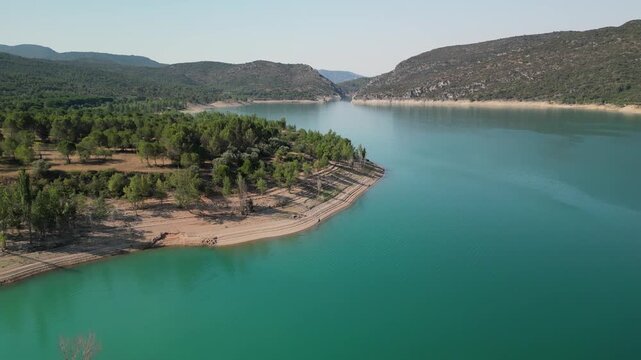 Embassament o Pant&agrave; de Santa Ana, Monestir de Santa Maria de Vallverd, Trag&oacute; de Noguera