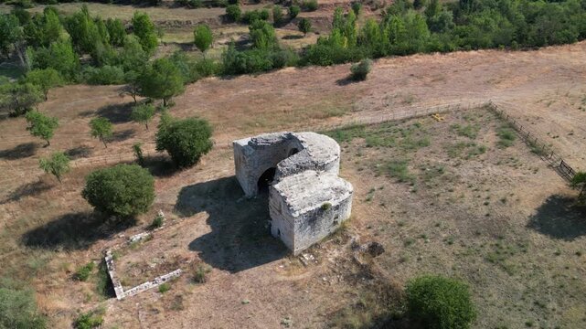 Embassament o Pant&agrave; de Santa Ana, Monestir de Santa Maria de Vallverd, Trag&oacute; de Noguera