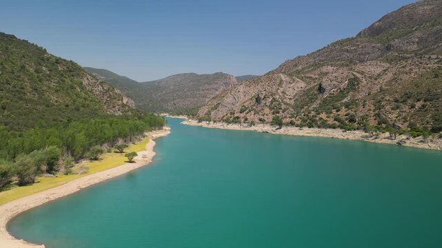 Embassament o Pant&agrave; de Santa Ana, Monestir de Santa Maria de Vallverd, Trag&oacute; de Noguera
