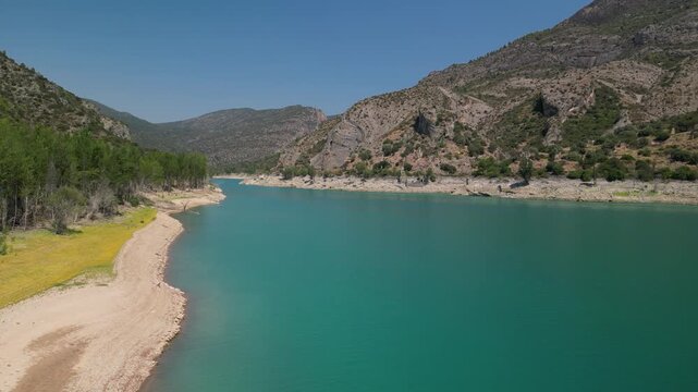 Embassament o Pant&agrave; de Santa Ana, Monestir de Santa Maria de Vallverd, Trag&oacute; de Noguera