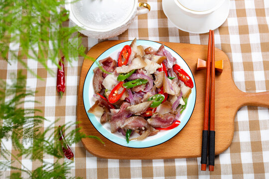 Spicy Sliced Pork Salad with Red Onion and Chili Peppers