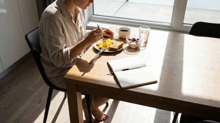 Fototapeta premium Late Weekend Brunch Timing Scene Linked To Social Jetlag Lifestyle