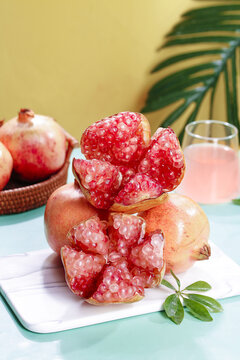 Fresh Mengzi Yunnan Pomegranates with Crystal Ruby Seeds and Sweet Tropical Styling