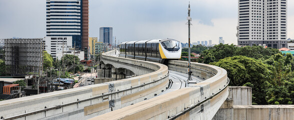The monorail Yellow Line Mass Transit System serving the Bangkok Metropolitan Region. © MMxeon
