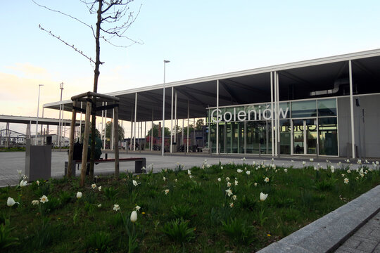 Goleni&oacute;w, Poland. The Goleni&oacute;w railway station is located at J&oacute;zef Piłsudski Square. It is used by services to Szczecin, Kamień Pomorski, Świnoujście and Kołobrzeg.