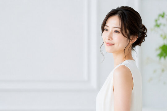 女性,美肌,日本人女性,20代女性,30代女性,40代女性,美容,スキンケア,素肌,透明感,ツヤ肌,ハリ肌,うるおい肌,美白,毛穴ケア,保湿,エイジングケア,アンチエイジング,肌質改善,健康肌,ナチュラルメイク,すっぴん,笑顔,横顔,ポートレート,顔アップ,フェイスケア,美容医療,美容皮膚科,レーザー治療,ピーリング,ダーマペン,美容液,化粧水,セルフケア,韓国美容,清潔感,ライフスタイル,健康,