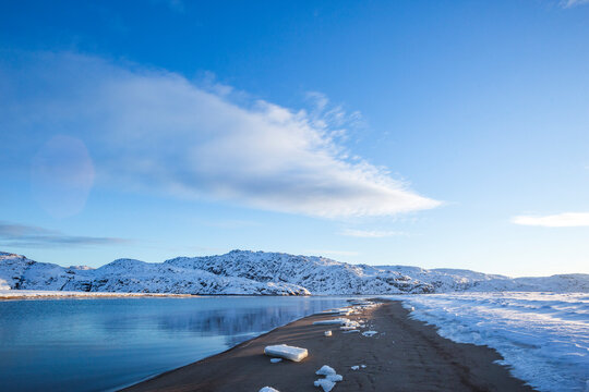 Guba Voronya, Barents Sea bay. Kola Peninsula landscape