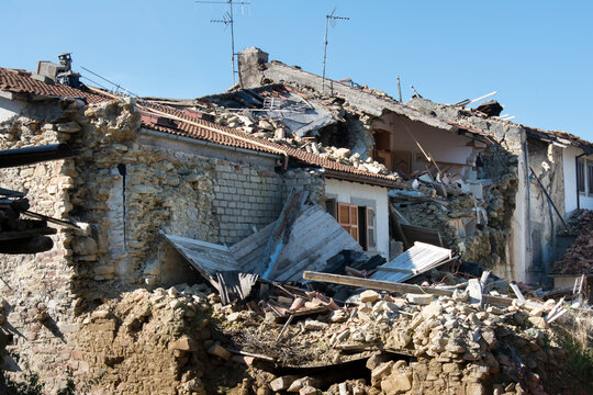 City destroyed by an earthquake